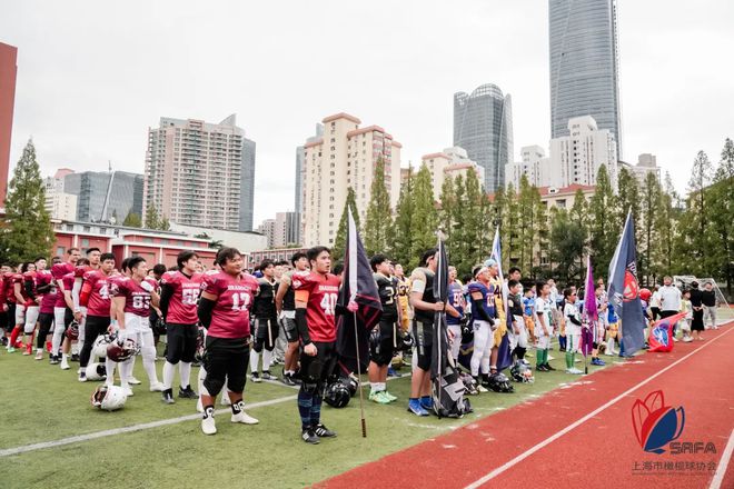 燃爆全场！这场橄榄球总决赛上演巅峰对决(图2)