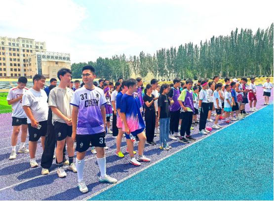 首次引入触式橄榄球！“冰城碗”在哈尔滨刮起橄榄球风暴(图1)
