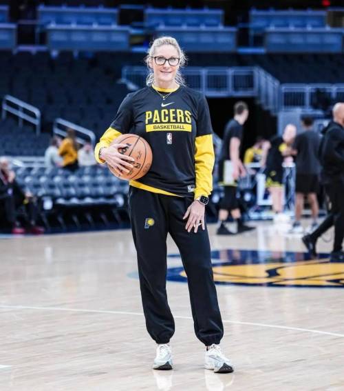 NBA总决赛场边那个不容忽视的女性身影(图2)
