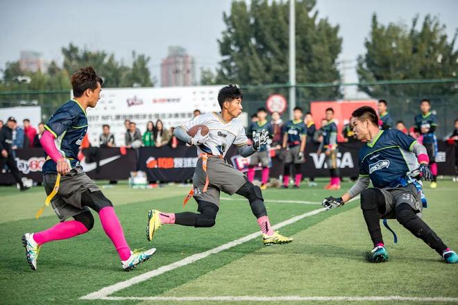 告别“暴力”印象解锁橄榄球的正确打开方式(图3)