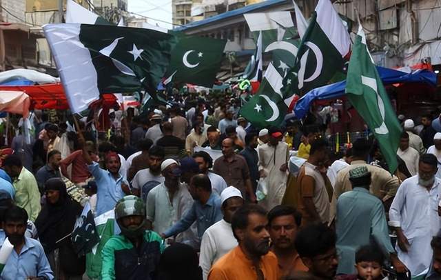 东方核大国向沙特承诺：美国敢打的我们打美国不敢打的我们也打(图8)