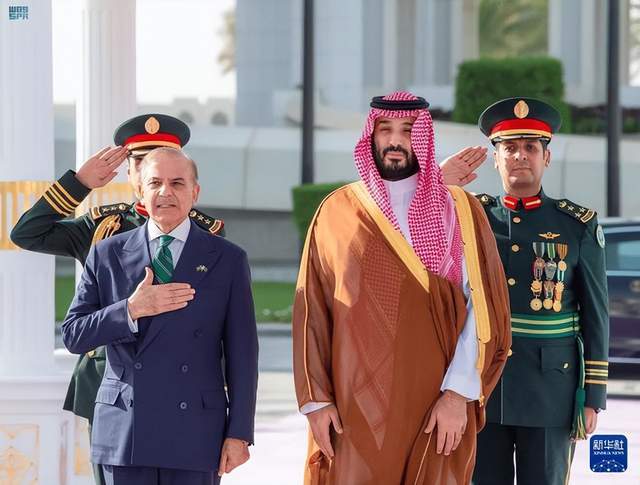 东方核大国向沙特承诺：美国敢打的我们打美国不敢打的我们也打(图6)