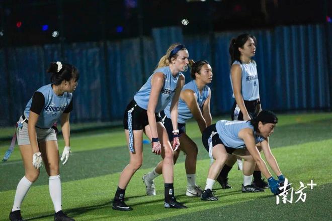 白天打工晚上打球！这群女生太飒了(图6)