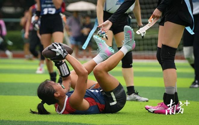 白天打工晚上打球！这群女生太飒了(图10)