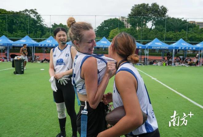 白天打工晚上打球！这群女生太飒了(图12)