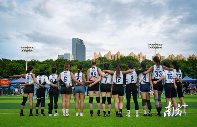 白天打工晚上打球！这群女生太飒了(图15)