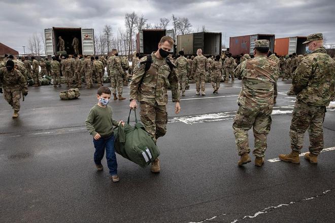 自作自受！美号称全球最强军队却要士兵贷款上班难怪军力下降(图4)