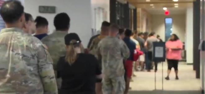 自作自受！美号称全球最强军队却要士兵贷款上班难怪军力下降(图3)