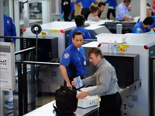 自作自受！美号称全球最强军队却要士兵贷款上班难怪军力下降(图10)