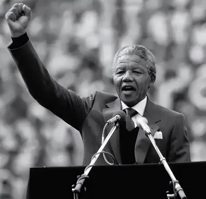 诺贝尔和平奖得主南非国父曼德拉(图3)