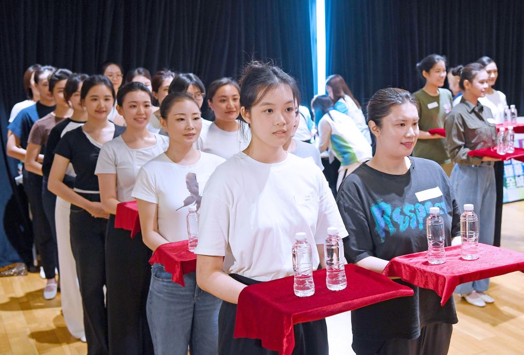 香港故事丨“为你更精彩”：香港义工“小海豚”奔赴全运之约(图2)