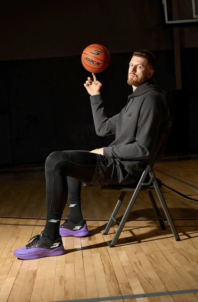 NFL拉动马德里15亿欧经济效益 始祖鸟母公司大中华区收入大涨(图10)