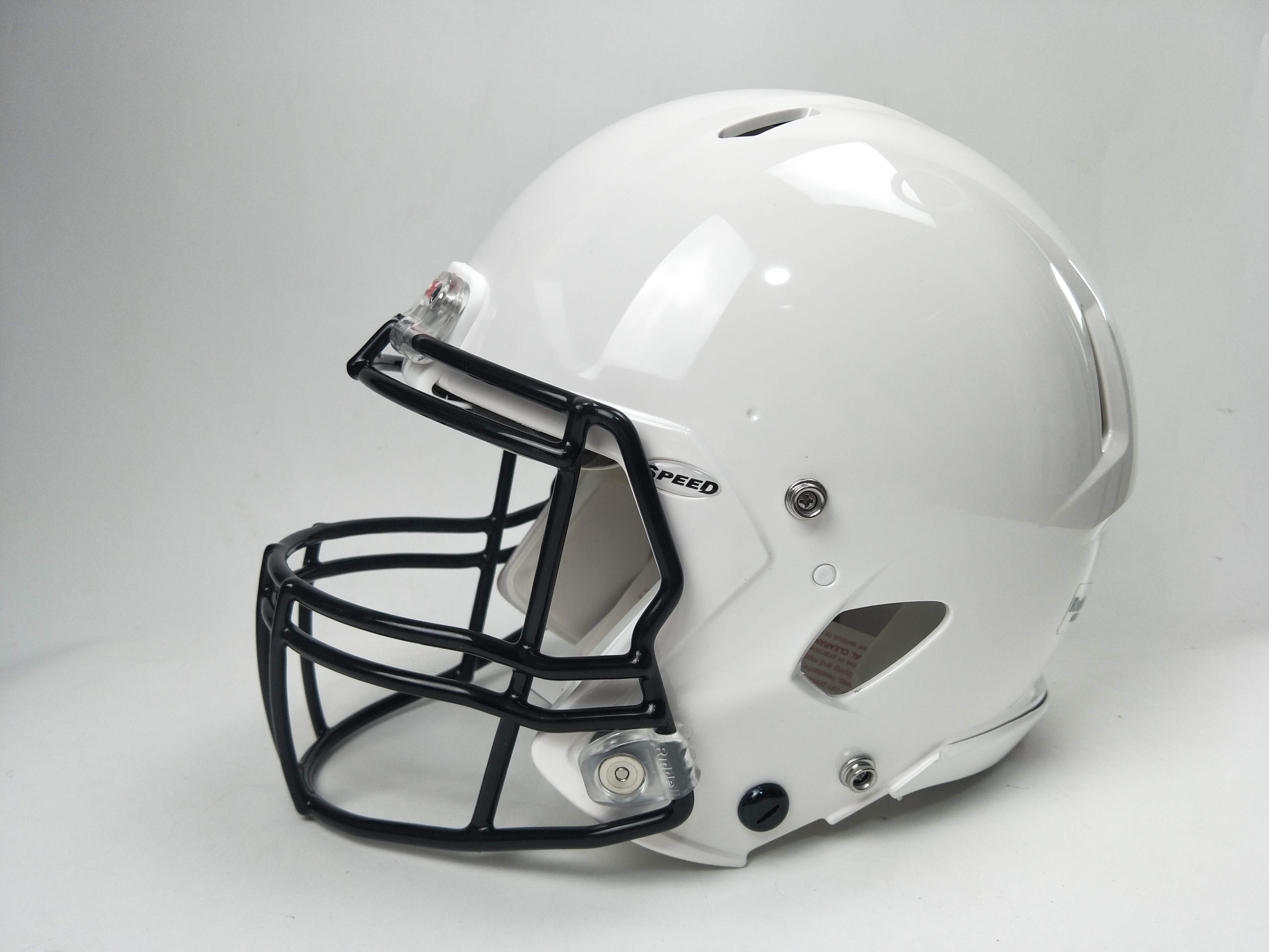 安德玛战略收缩后篮球业务还能重振雄风吗？(图1)