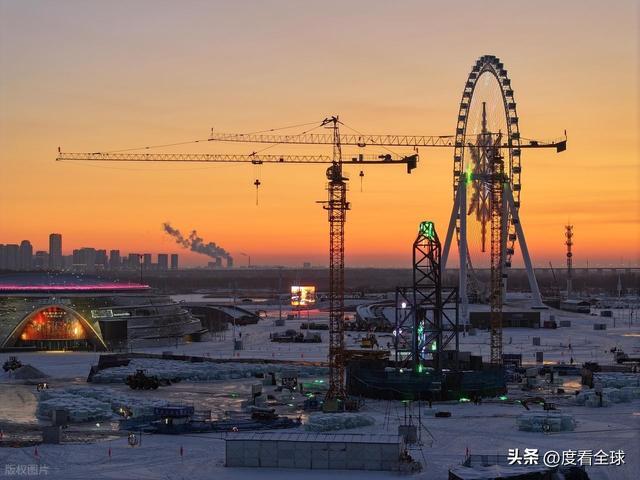 沸腾全网！哈尔滨冰雪大世界夜建名场面今年必火的冬日顶流(图2)