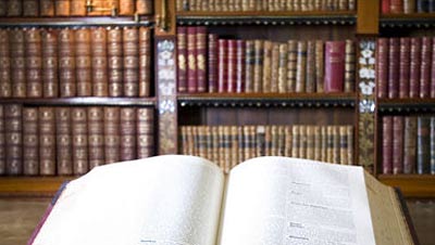 【文体艺苑】水库水位降低 “佛头”浮出水面(图1)