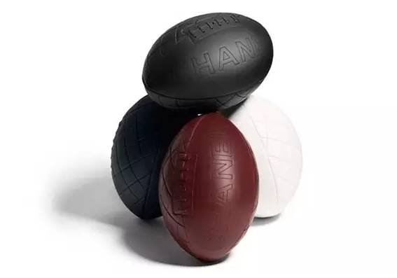 红白校服燃爆教育新高地！这所人附系学校的操作太硬核(图1)