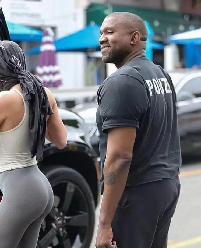 Ye与Travis Scott轮番诠释“橄榄球胸甲”或成今秋最火单品？(图4)