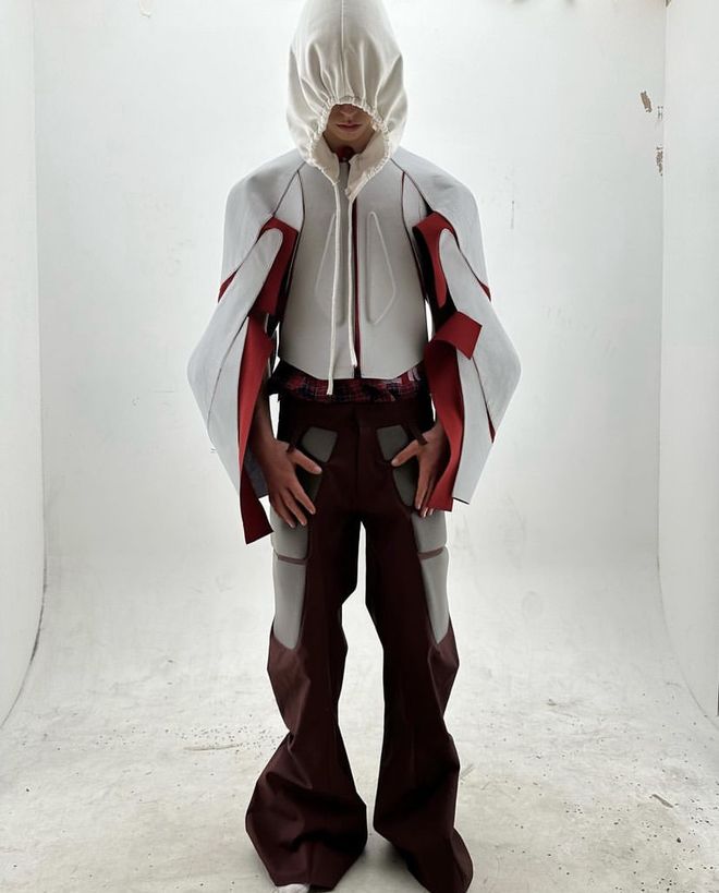 Ye与Travis Scott轮番诠释“橄榄球胸甲”或成今秋最火单品？(图19)