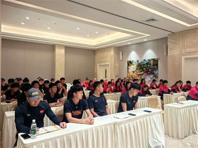 中国腰旗橄榄球队深入学习贺电精神(图1)