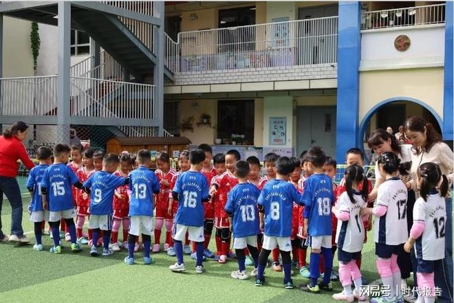 绿茵逐梦以体育人——信阳市人民政府机关幼儿园第十二届大班足球联赛圆满落幕(图3)
