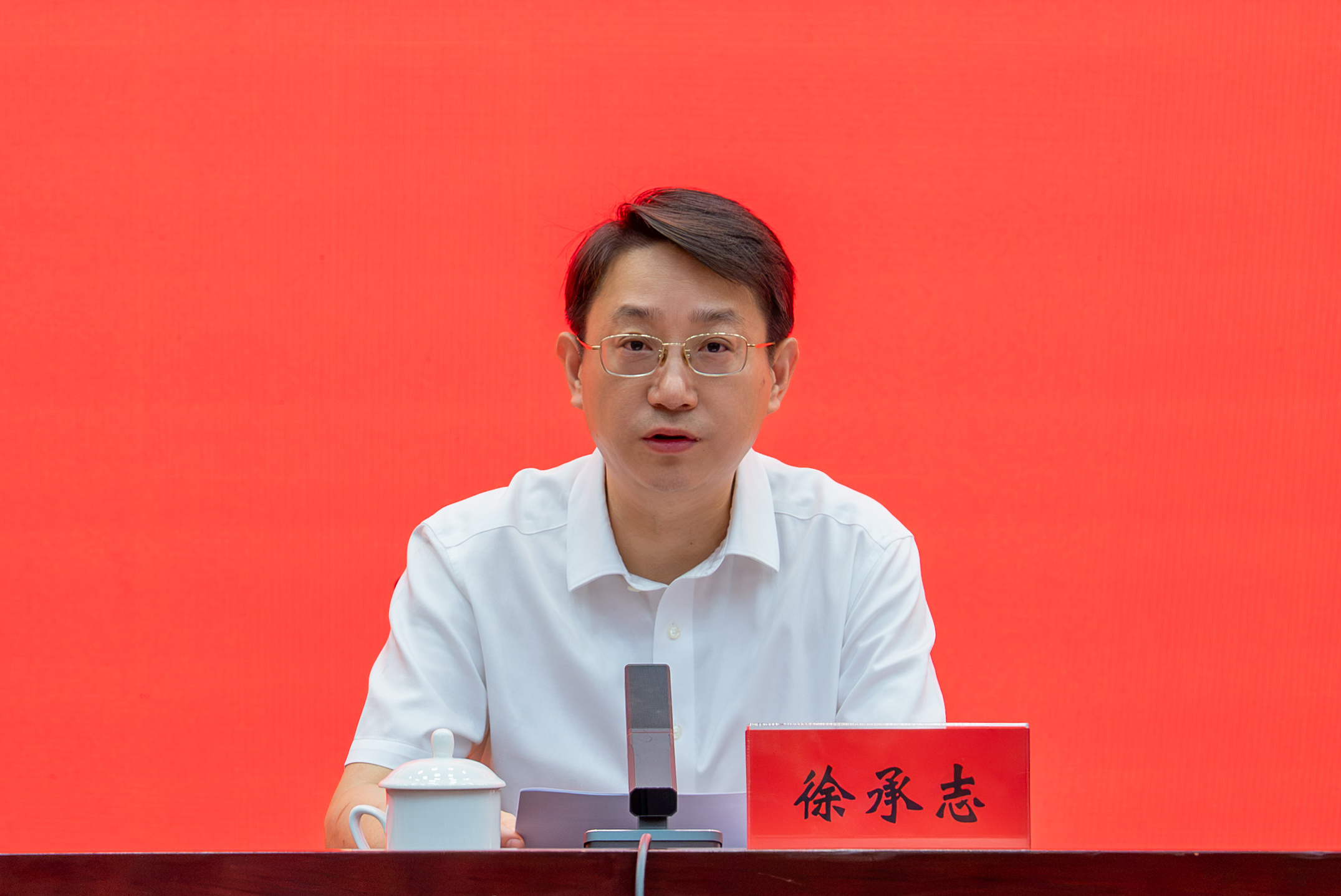第十八届省运会宁波代表团出征徐强副市长授旗鼓劲(图3)