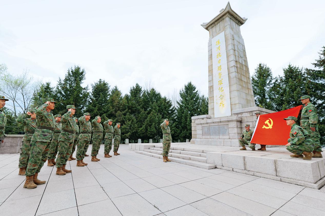 “抗联传人”擎旗冲锋(图2)
