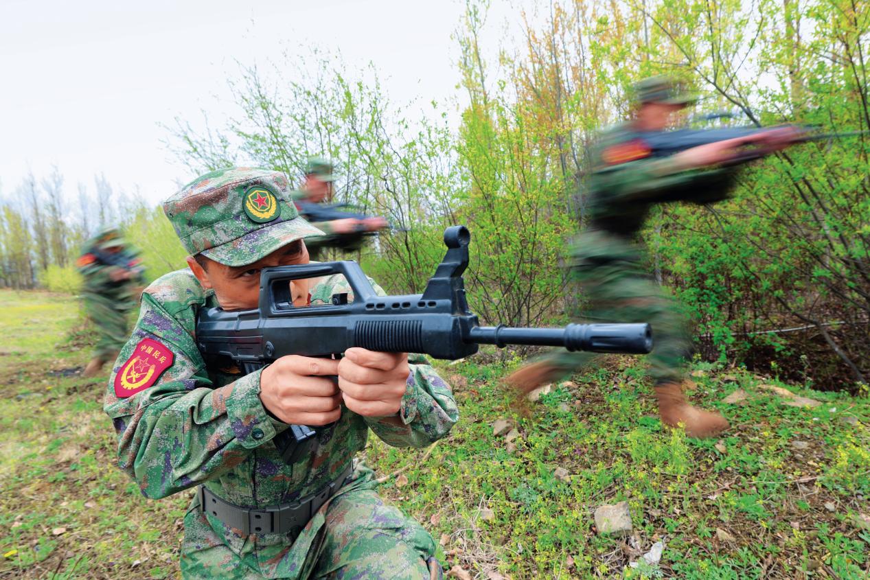 “抗联传人”擎旗冲锋(图4)